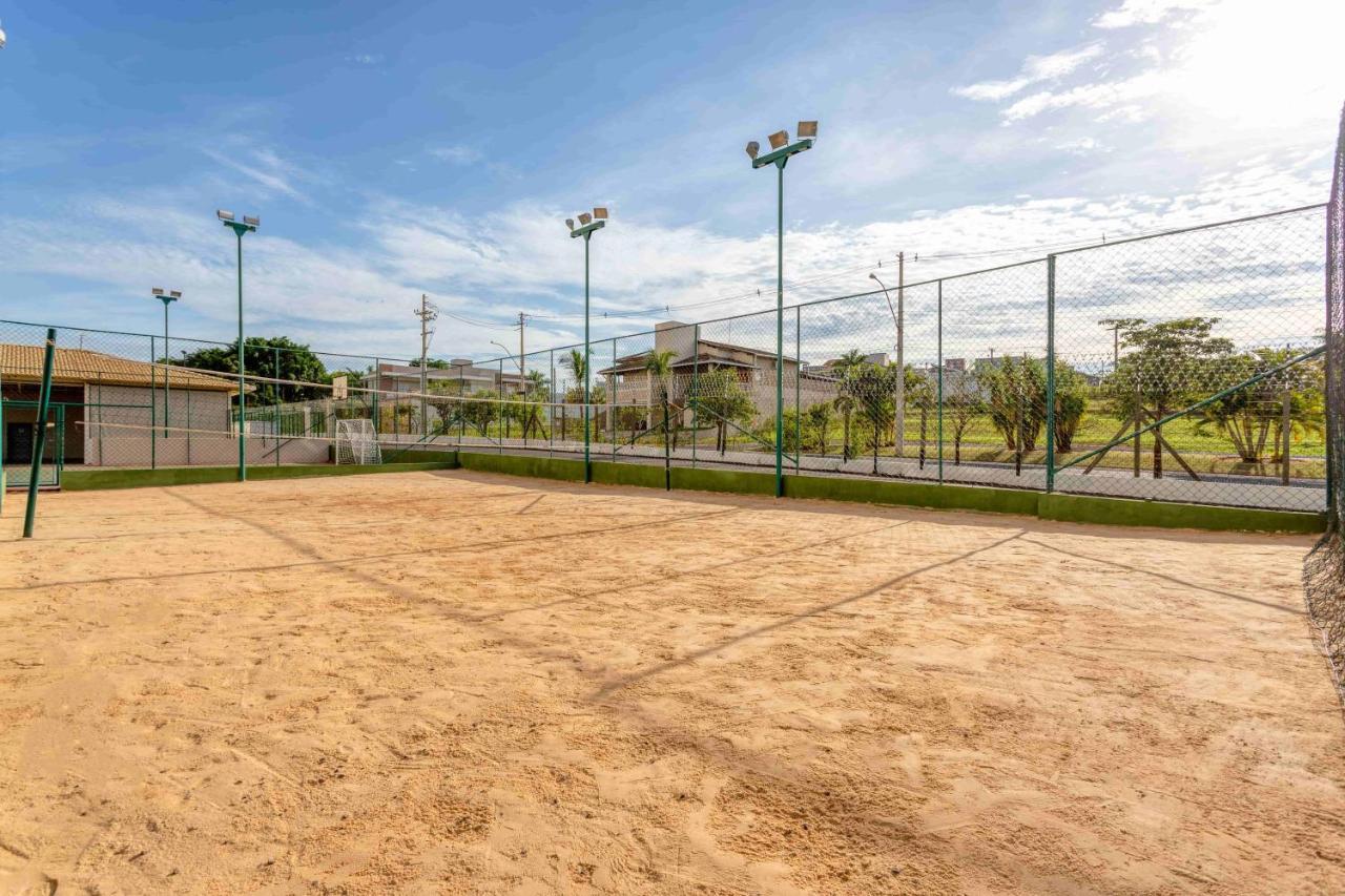 Wyndham Olimpia Royal Hotels Zewnętrze zdjęcie A beach tennis court in Rio de Janeiro, Brazil